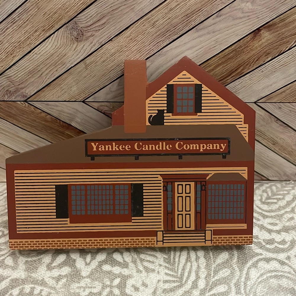 The Cats Meow Yankee Candle Company 1989. Market Street series